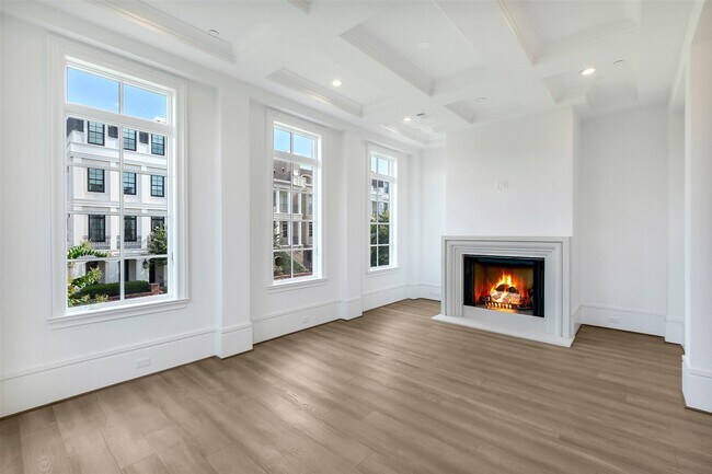 Building Photo - 39 Crain Sq Blvd
