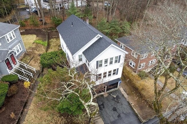 Building Photo - 67 Westchester Rd