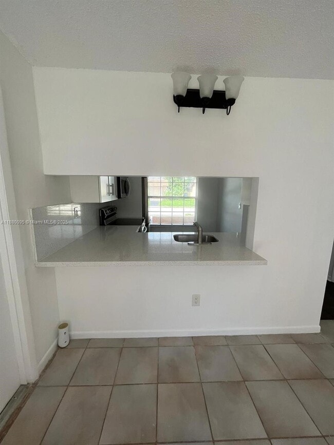 Building Photo - 9580 W Fern Ln