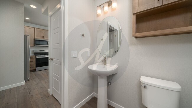 Building Photo - Townhome in Greenways at Sand Creek