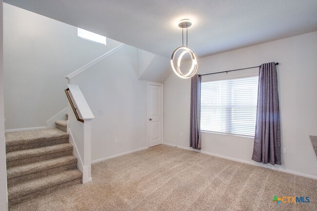 Building Photo - 324 Kenai Dr