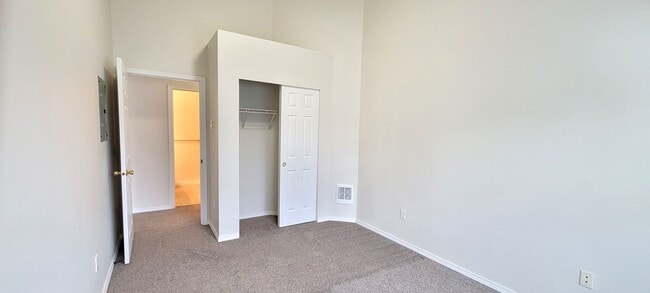 Building Photo - PENDING APPLICATION Bothell Hidden Creek 2BD/2BA Home