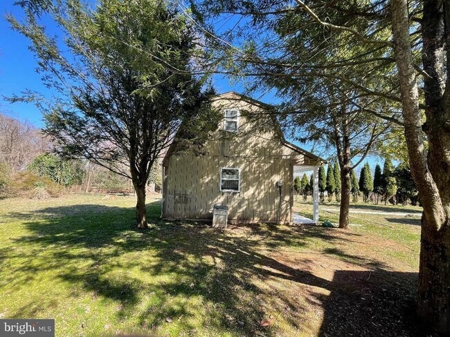 Building Photo - 624 Walker Rd