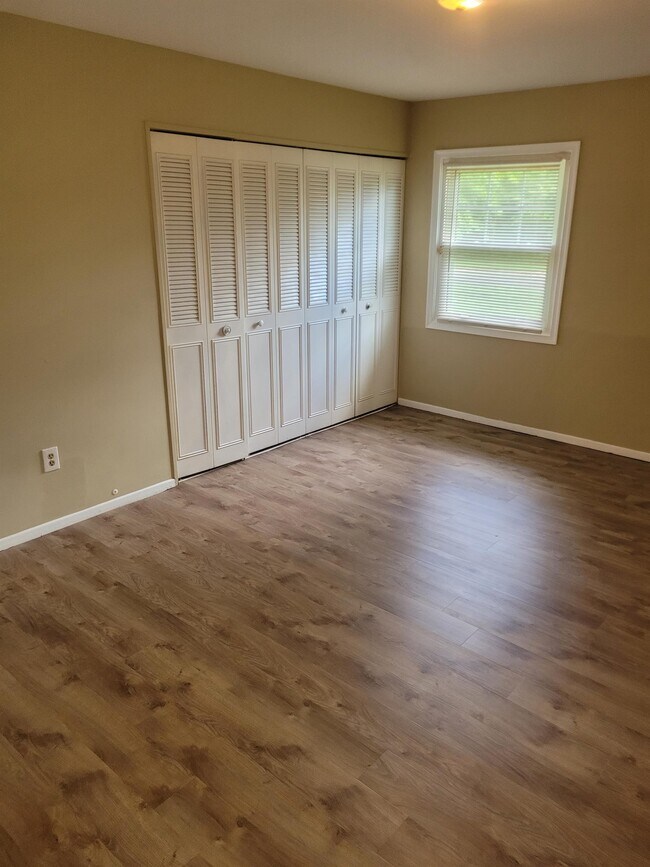 Building Photo - 47 Holstone Ln