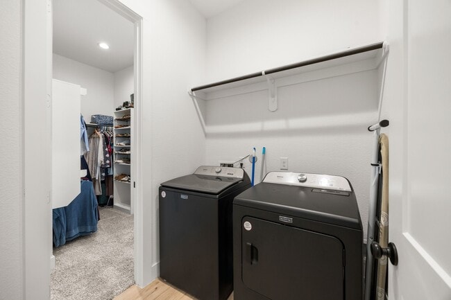 Building Photo - 3225 Isabella Fls Dr