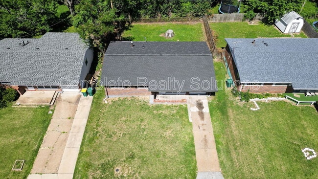 Building Photo - 10315 Monarch Dr