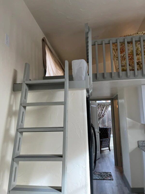 Building Photo - 1328 W Pikes Peak Ave