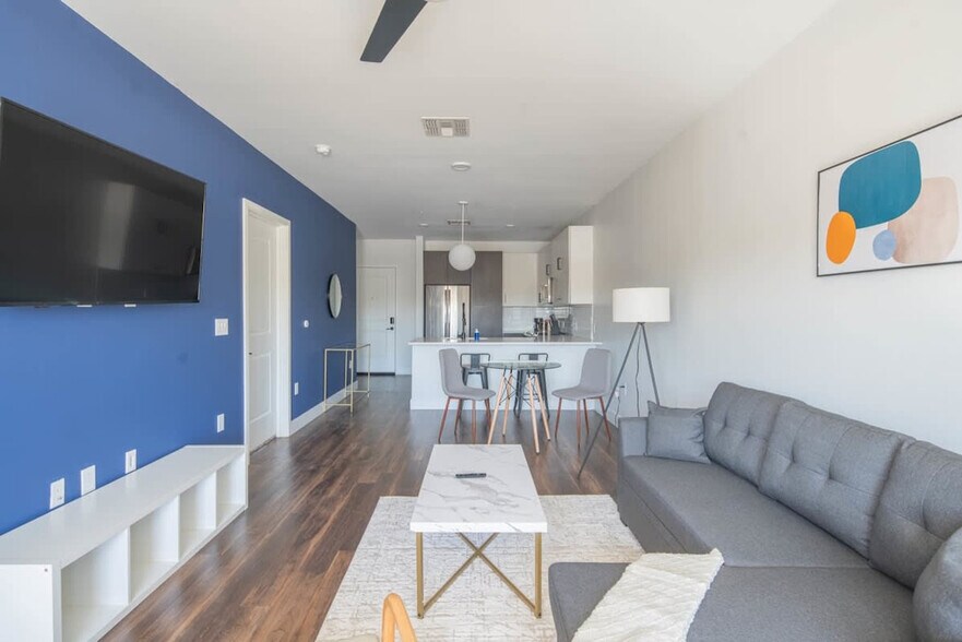 Primary Photo - 701 W Rio Salado Pkwy