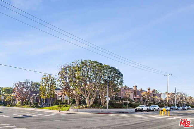 Building Photo - 4631 Alla Rd