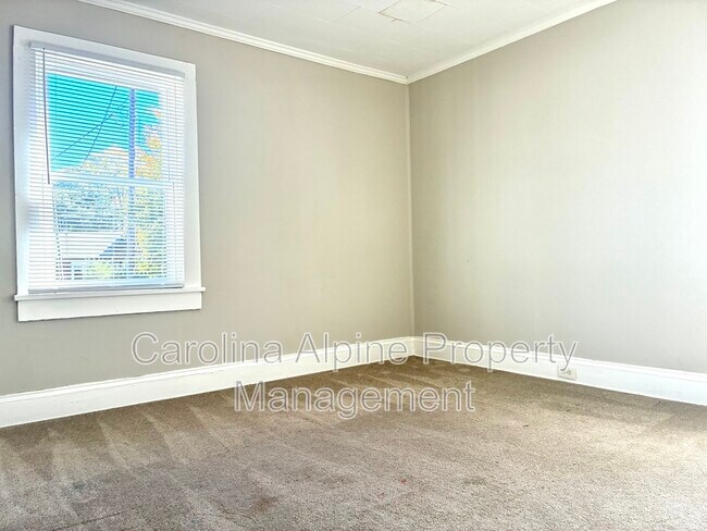 Building Photo - 1011 Horton Ave