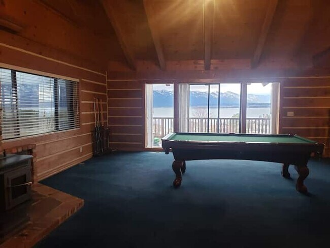 Building Photo - Log Home with close public lake access - A...