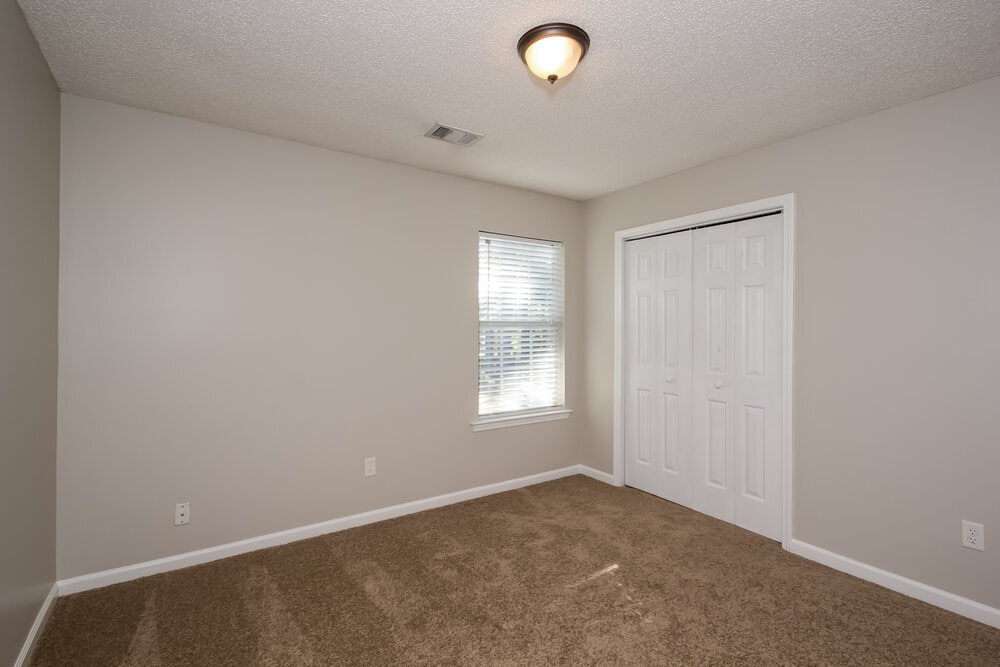 Building Photo - 310 The Gables Dr