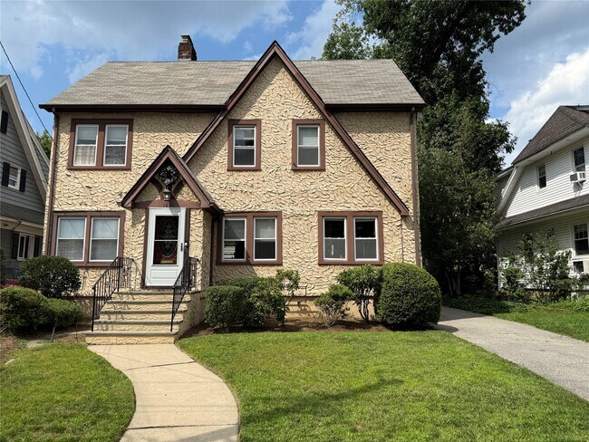 Primary Photo - 1074 Hunter Ave