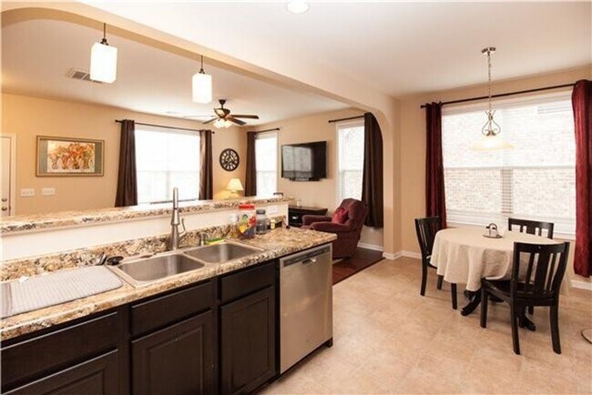 Building Photo - 3 bedroom, 2.5 bath in Hermitage - COMING SOON