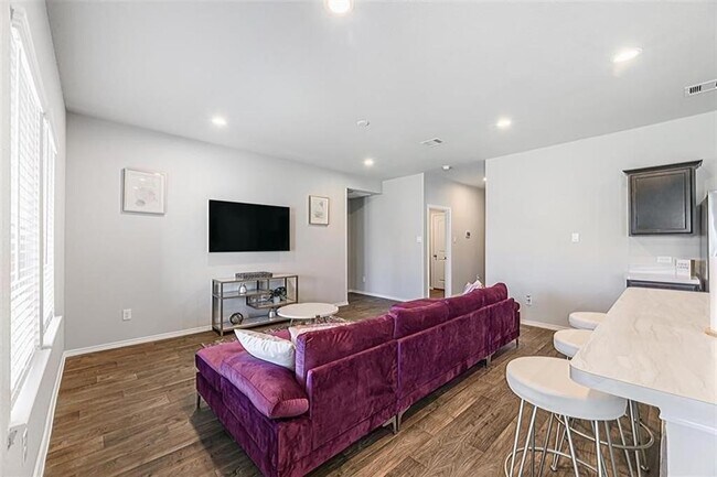 Building Photo - 5126 Morava Ln