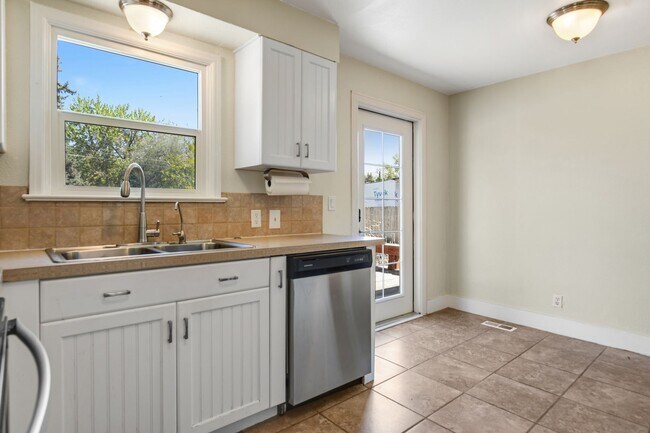 Building Photo - 3-Bed 2-Bath Home with Detached Studio Apartment!