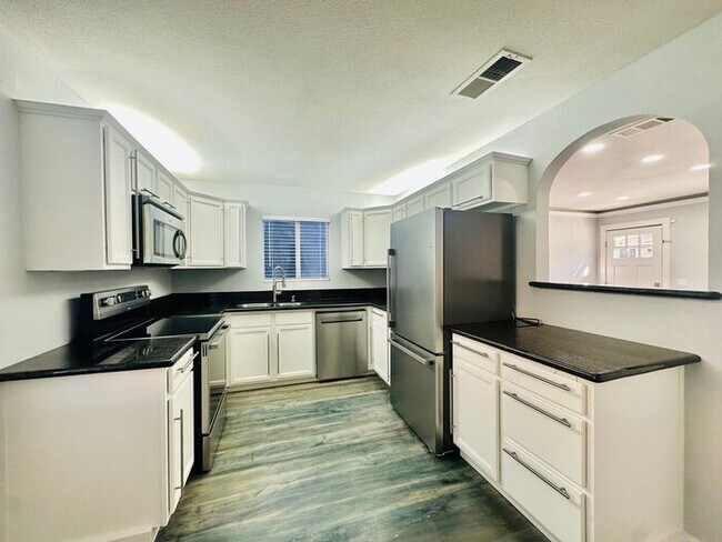 Building Photo - Charming Newly Remodeled 3-Bed, 2.5 Bath 2-Story Home with ALL UTILITIES INCLUDED!