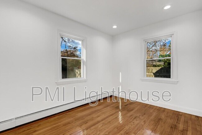 Building Photo - 25 Thorney Ave