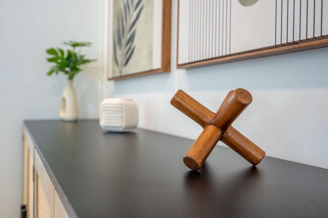 Building Photo - 2019 James St