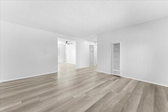 Building Photo - 2919 Baldwin St