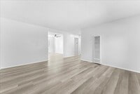 Building Photo - 2919 Baldwin St