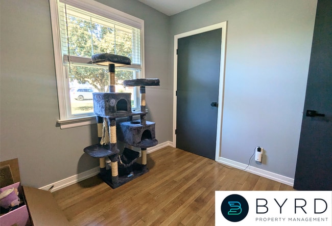 Building Photo - 4209 West End Dr