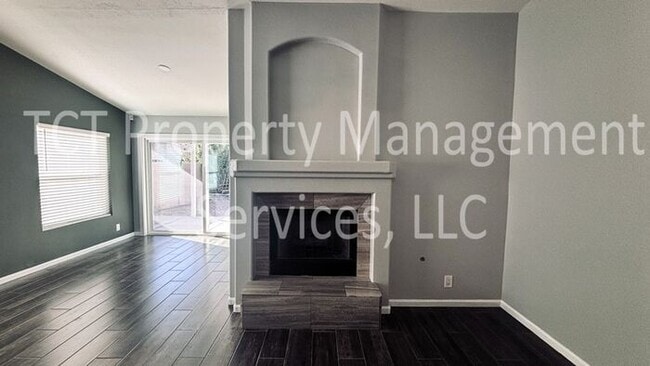 Building Photo - Tastefully Updated Home in Great Chandler Location