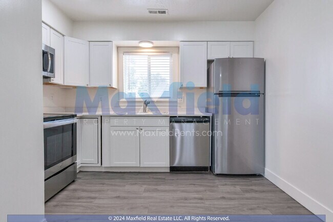 Building Photo - North Salt Lake 2 BD 1 BA Only $500 Deposit - Upper Level - Brookside Lofts Unit 7