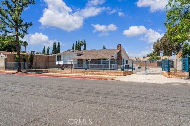 Building Photo - 1345 S Jellick Ave