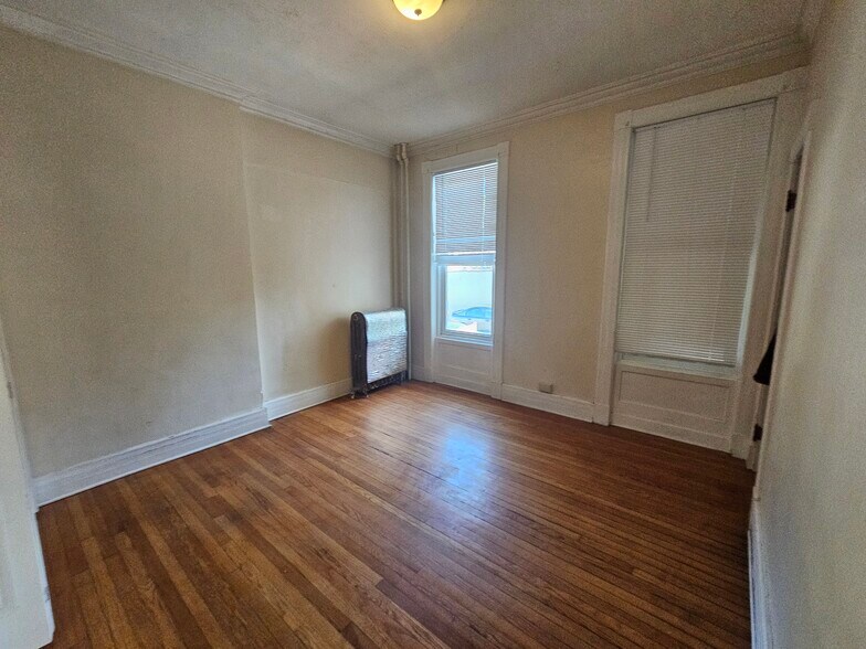 Building Photo - 286 Western Ave