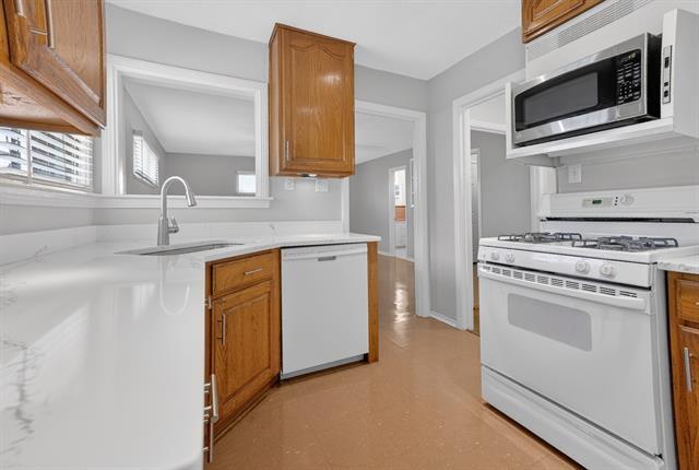 Building Photo - 3021 Ryan Pl Dr