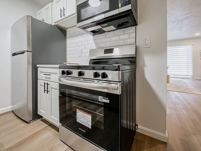 Building Photo - Luxury Living at Z on Plymouth – 1,000 SF Two-Bedroom Residence