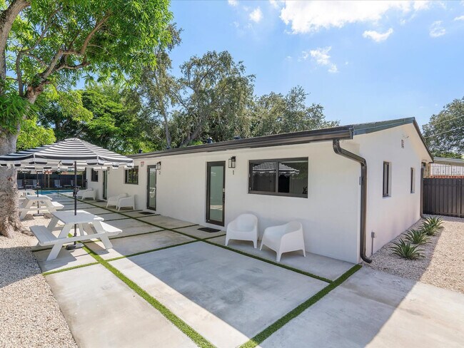 Building Photo - 256 NW 57th St