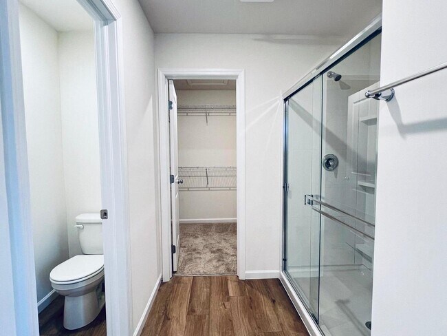 Building Photo - 5935 Hawkweed Dr