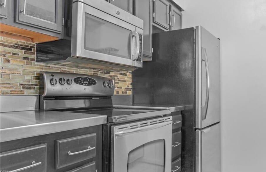 Building Photo - 2513 Reagan Ave