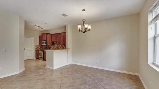 Building Photo - 6439 Azura Lake Rd