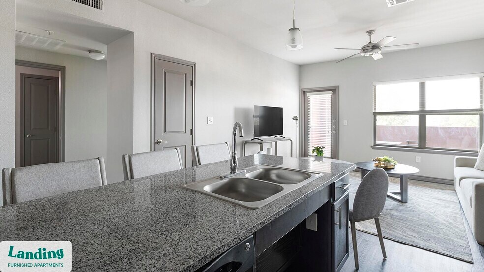 Building Photo - 650 S Main St