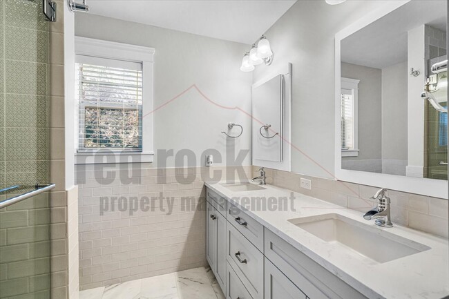 Building Photo - 1669 E Bozanta Dr