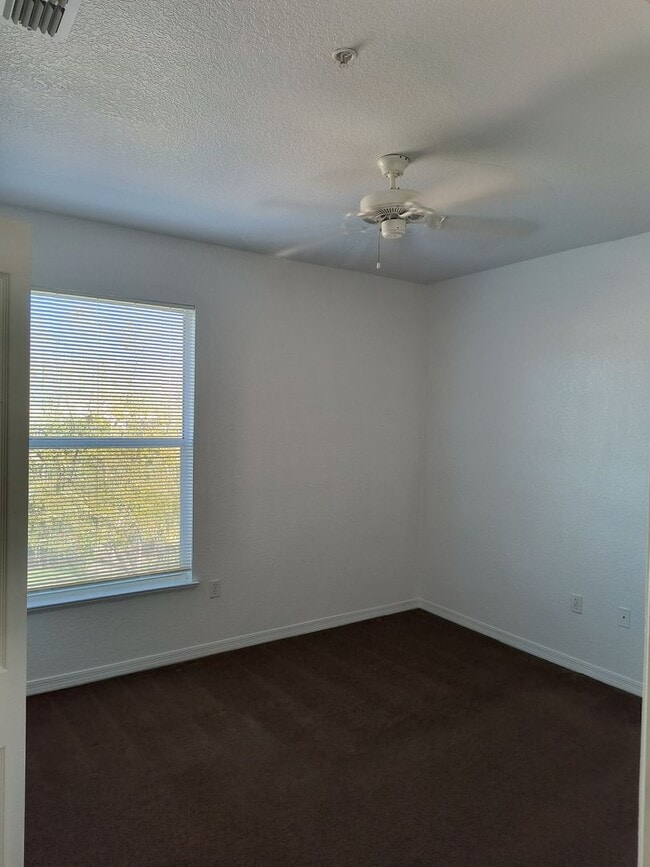 Building Photo - FREE RENT!!! Spacious condo in Gated Legacy Dunes