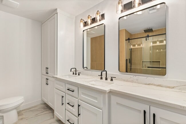 Building Photo - 7414 Janak Dr