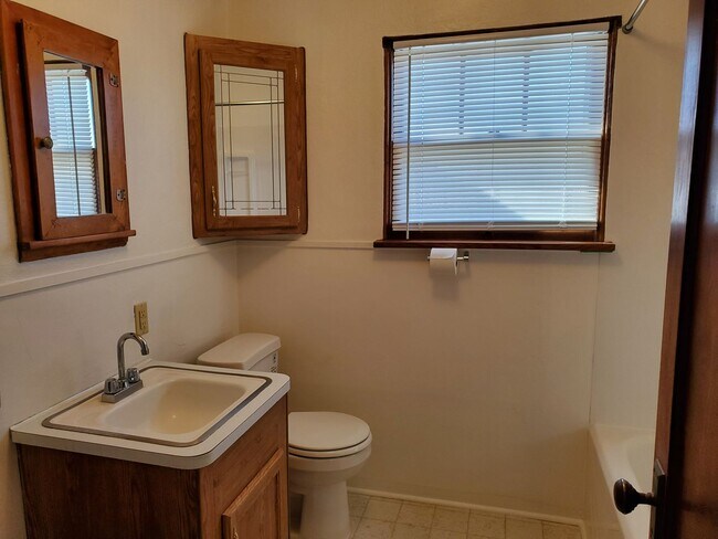 Building Photo - 58410 High Valley Rd