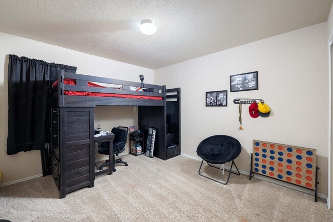 Building Photo - 11515 N Peak