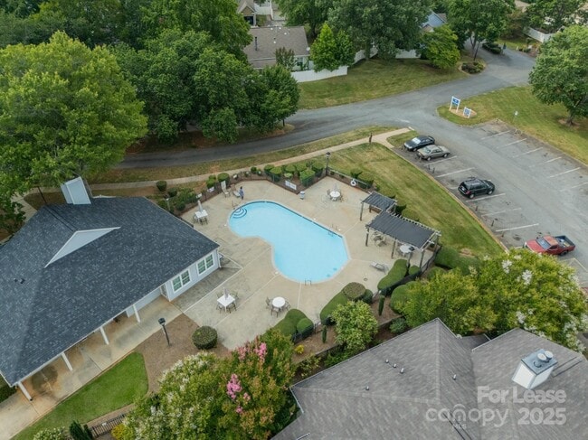 Building Photo - 8027 Sherington Way