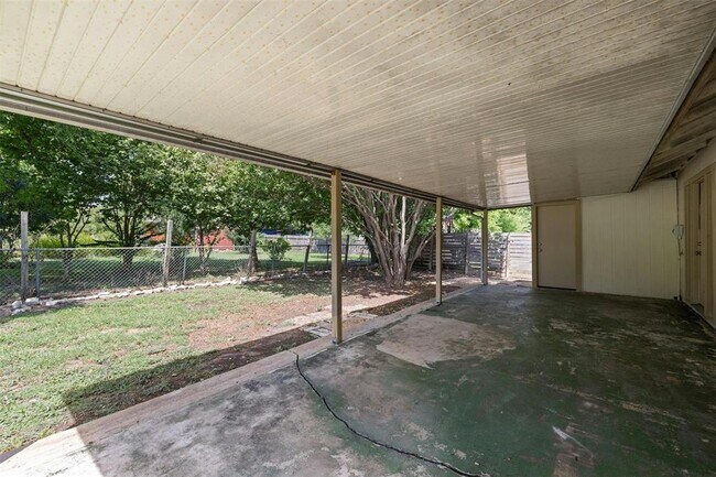 Building Photo - 1010 Red Cliff Dr