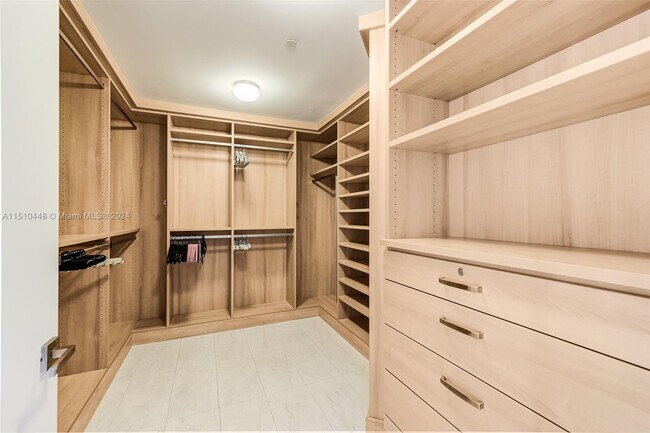 Building Photo - 2101 S Surf Rd