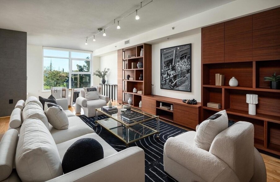 Building Photo - 1431 Pacific Hwy