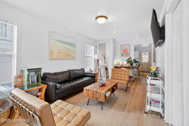 Building Photo - 191 3rd Ave