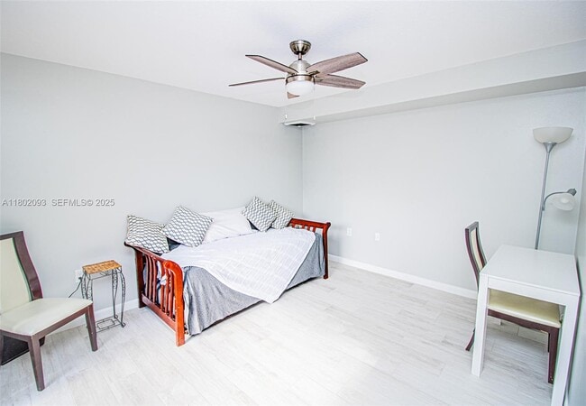 Building Photo - 1410 14th Terrace