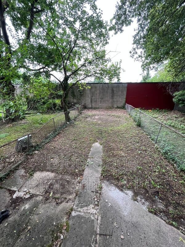 Building Photo - 425 Pusey Ave