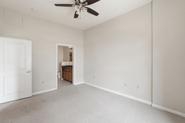 Building Photo - 309 Holland Ln